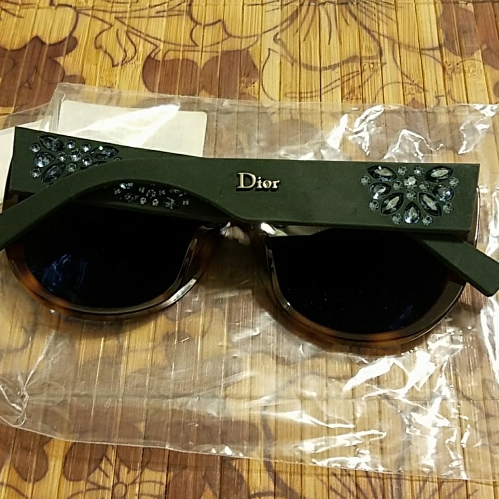 Dior InediteF - Picture 2 of 6